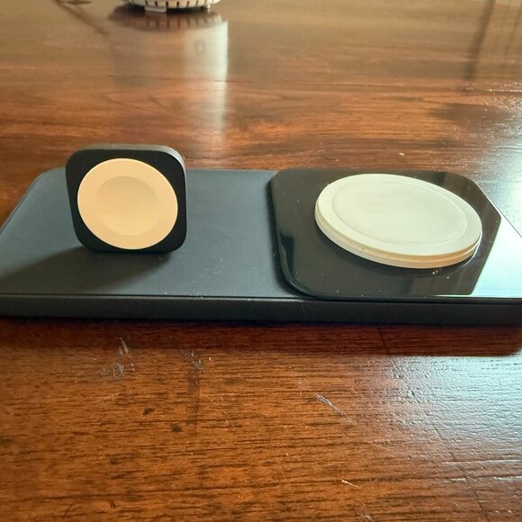 Nomad Base One Max Charging Station for Apple Watch and iPhone - Picture 2 of 8